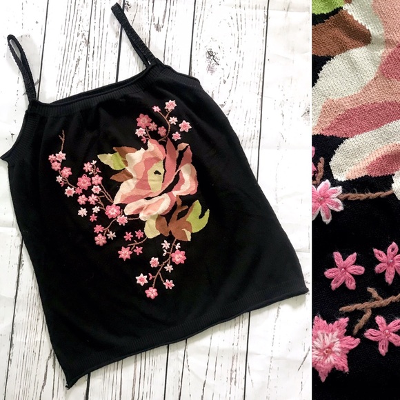 Vintage Tops - Vintage 1990’s black embroidered flower tank top